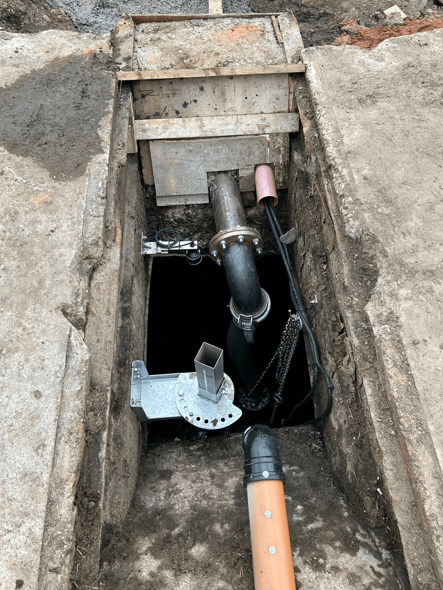 TT505 submersible sewage pump installation on farm.