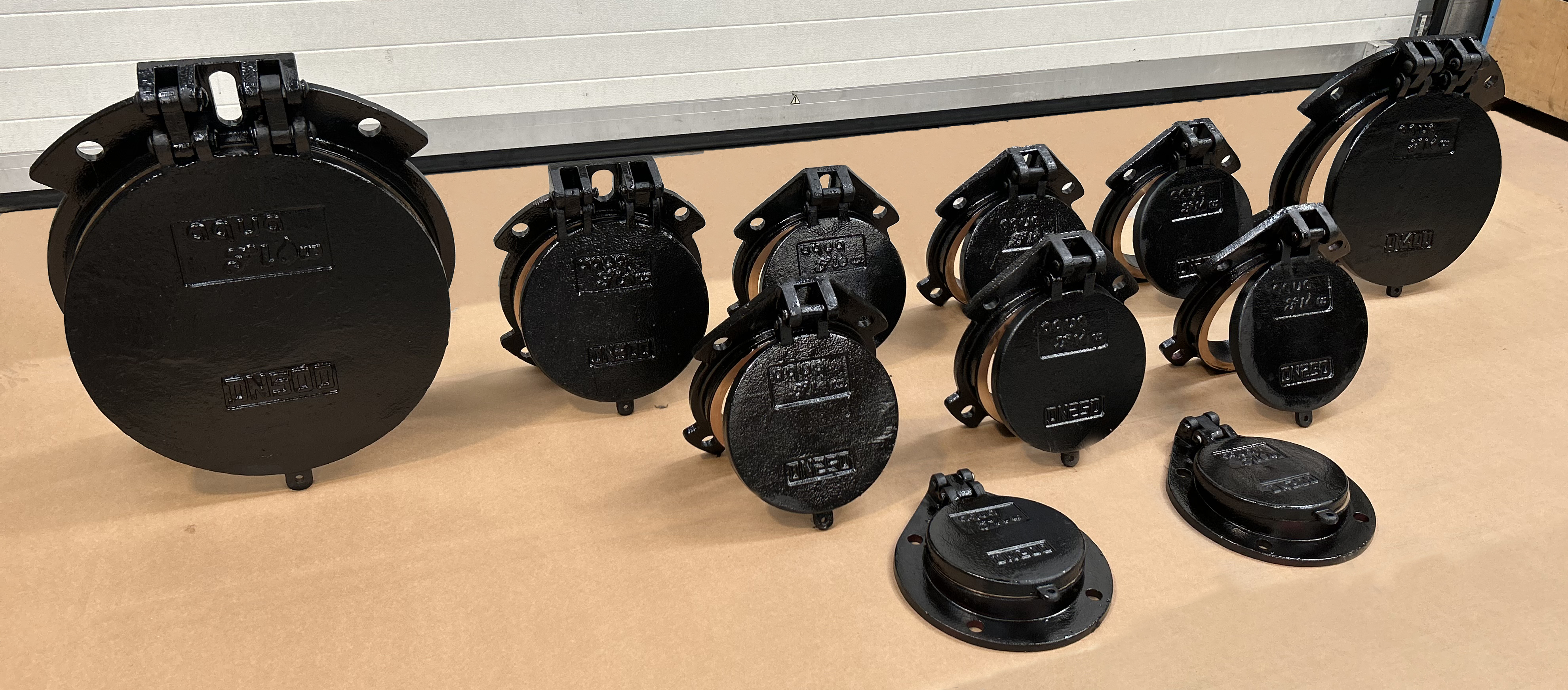 Double hinge flap valves.